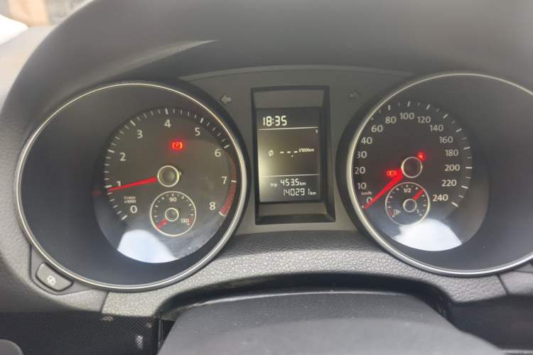 Used Volkswagen Golf 2012 1.6 Manual Comfort Edition Instrument Cluster