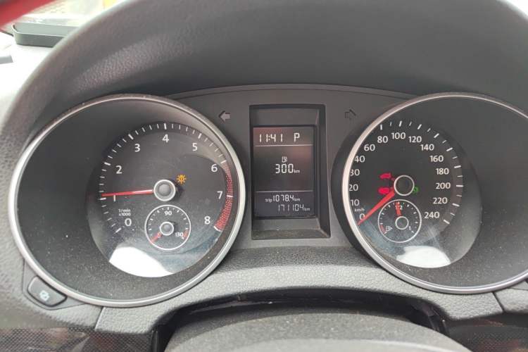 Used Volkswagen Golf 2012 1.6L Automatic Comfort Model Instrument Cluster
