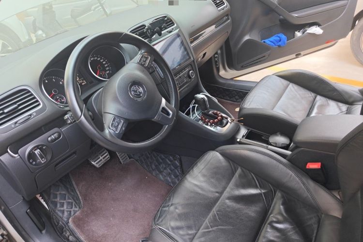 Used Volkswagen Golf 2012 1.4TSI Luxury Convertible Edition Left Front Seat