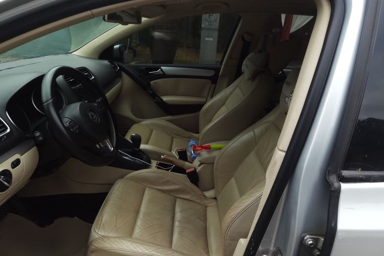 Used Volkswagen Golf 2012 1.4TSI Automatic Luxury Edition Left Front Seat