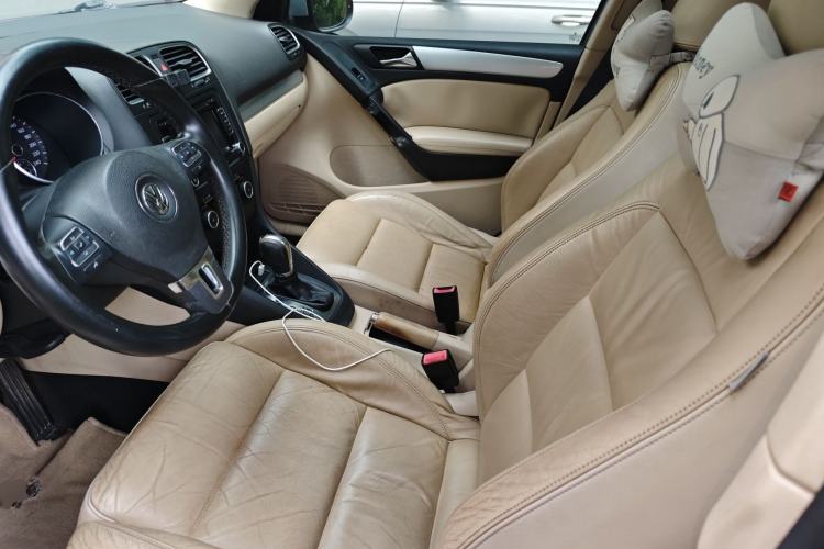 Used Volkswagen Golf 2012 1.4TSI Automatic Luxury Edition Left Front Seat