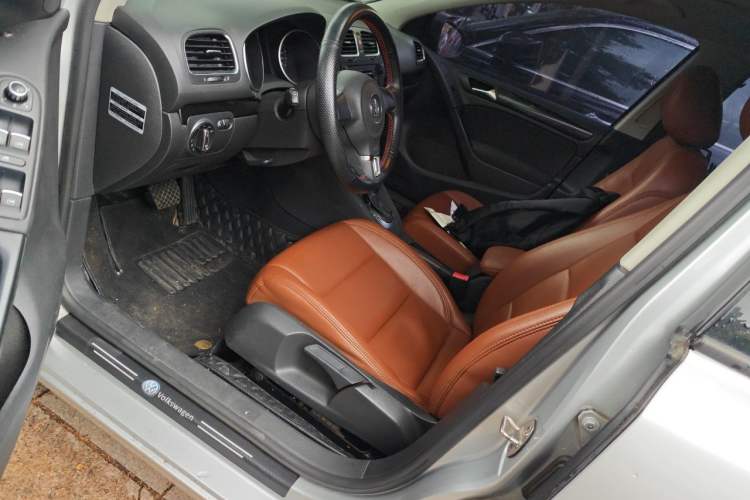 Used Volkswagen Golf 2012 1.6L Automatic Comfort Model Left Front Seat