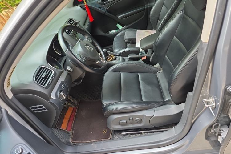 Used Volkswagen Golf 2012 1.4TSI Automatic Luxury Edition Left Front Seat