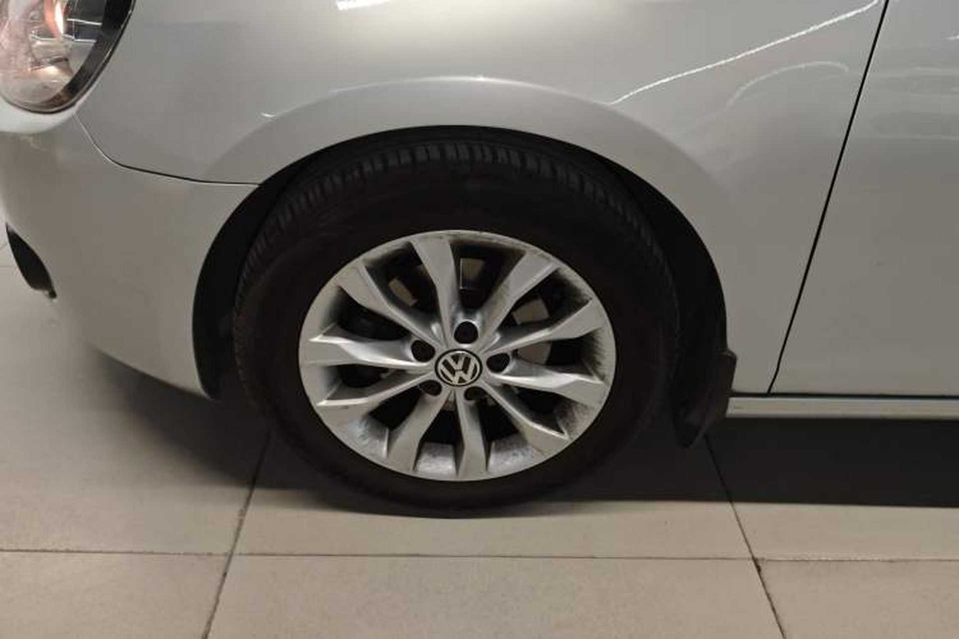 Used Volkswagen Golf 2012 1.6L Automatic Comfort Model Left Front Wheel Hub