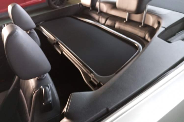 Used Volkswagen Golf 2012 1.4TSI Luxury Convertible Edition Left Rear Seat