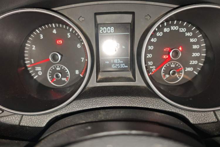 Used Volkswagen Golf 2012 1.4 TSI Manual Comfort Edition Odometer Close Up