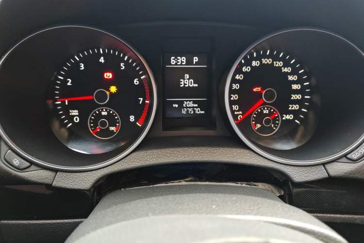 Used Volkswagen Golf 2012 1.6L Automatic Comfort Model Odometer Close Up
