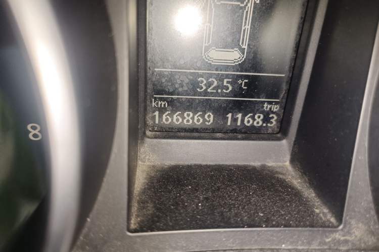 Used Volkswagen Golf 2012 1.4TSI Automatic Luxury Edition Odometer Close Up