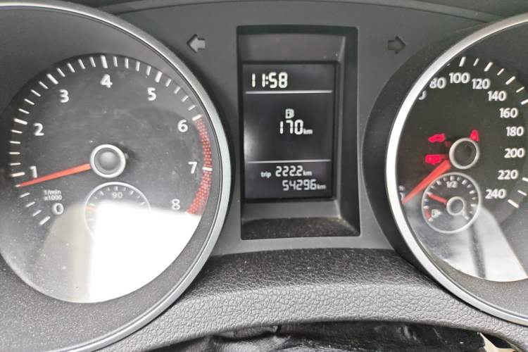 Used Volkswagen Golf 2012 1.4 TSI Manual Comfort Edition Odometer Close Up