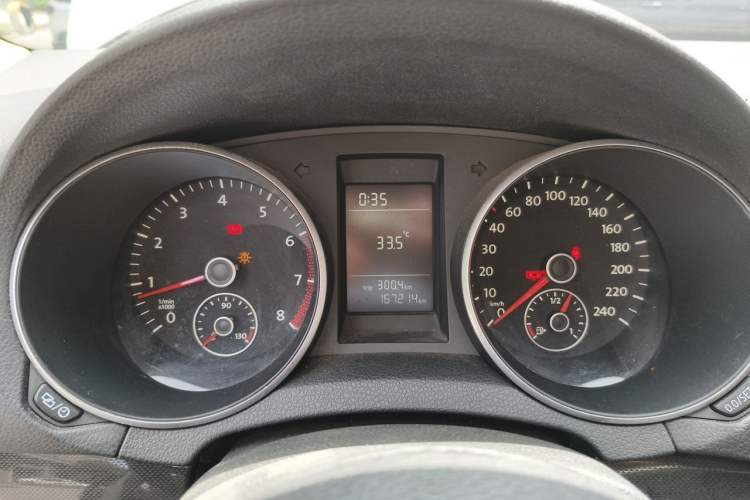 Used Volkswagen Golf 2012 1.4 TSI Manual Comfort Edition Odometer Close Up