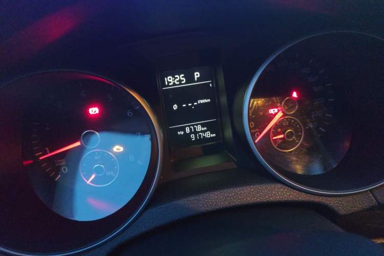 Used Volkswagen Golf 2012 1.6L Automatic Comfort Model Odometer Close Up