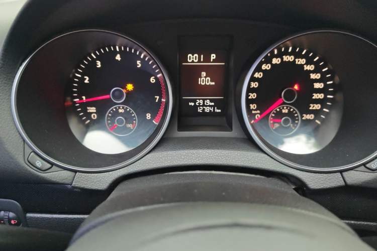 Used Volkswagen Golf 2012 1.6L Automatic Comfort Model Odometer Close Up