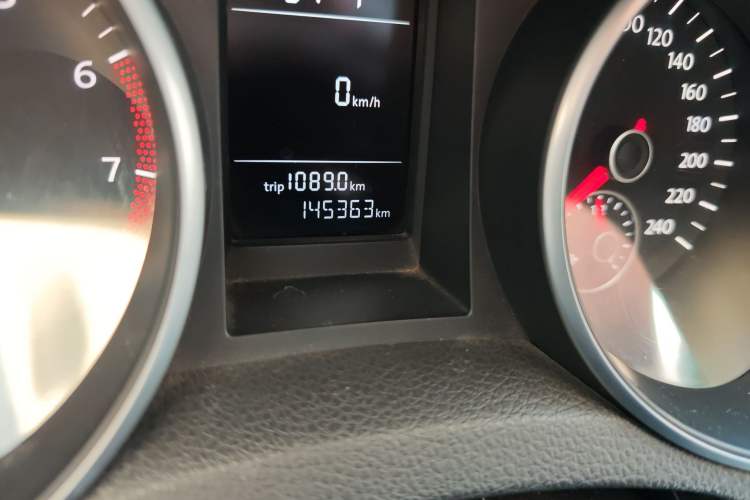 Used Volkswagen Golf 2012 1.6L Automatic Comfort Model Odometer Close Up
