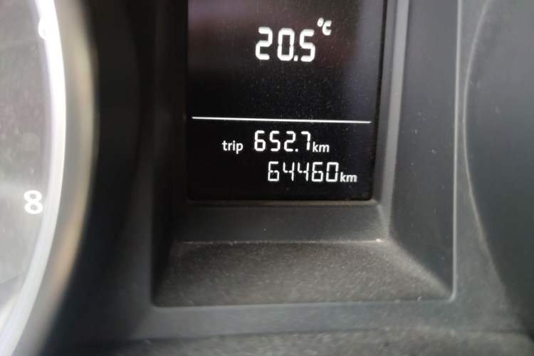 Used Volkswagen Golf 2012 1.6 Manual Comfort Edition Odometer Close Up