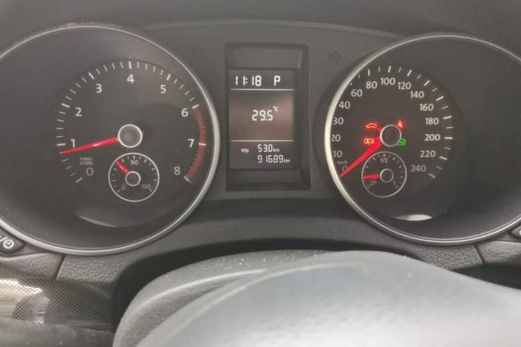 Used Volkswagen Golf 2012 1.6L Automatic Comfort Model Odometer Close Up