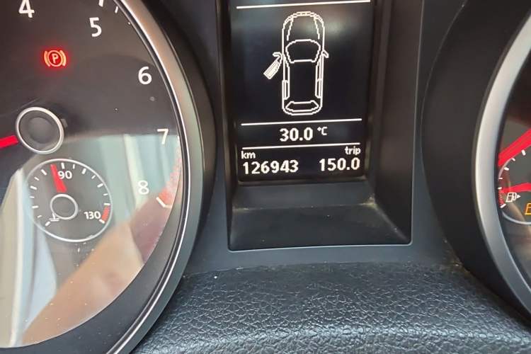 Used Volkswagen Golf 2012 1.4TSI Automatic Luxury Edition Odometer Close Up