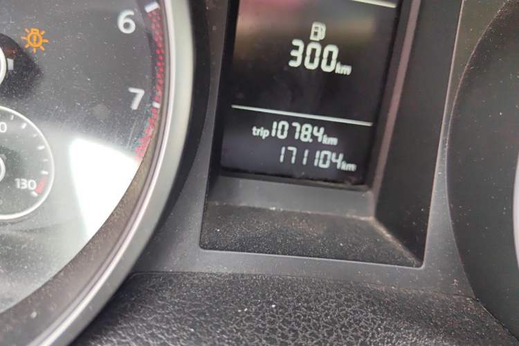 Used Volkswagen Golf 2012 1.6L Automatic Comfort Model Odometer Close Up