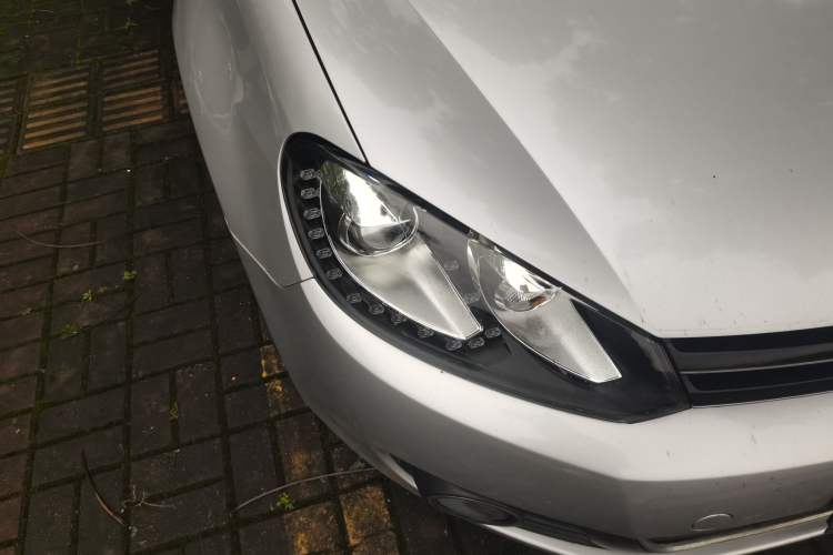 Used Volkswagen Golf 2012 1.4TSI Automatic Luxury Edition Right Front Headlight