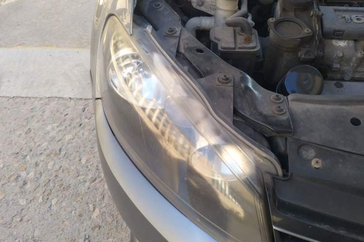 Used Volkswagen Golf 2012 1.6L Automatic Comfort Model Right Front Headlight