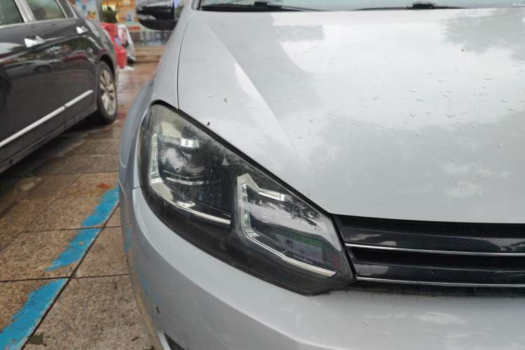 Used Volkswagen Golf 2012 1.6L Automatic Comfort Model Right Front Headlight