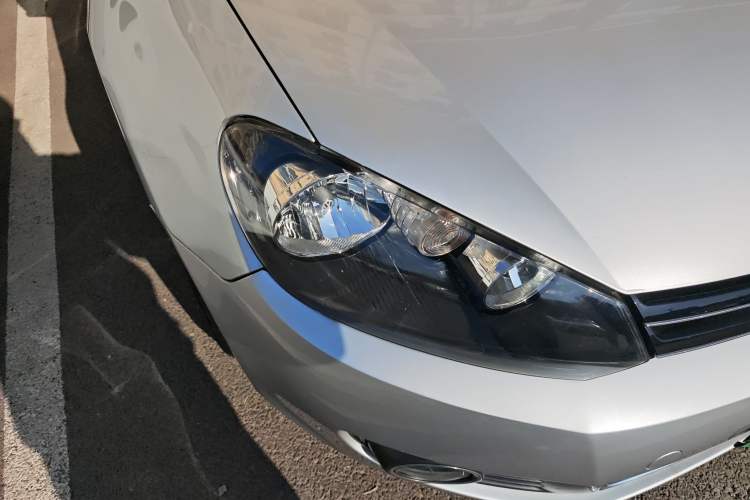 Used Volkswagen Golf 2012 1.6L Automatic Comfort Model Right Front Headlight