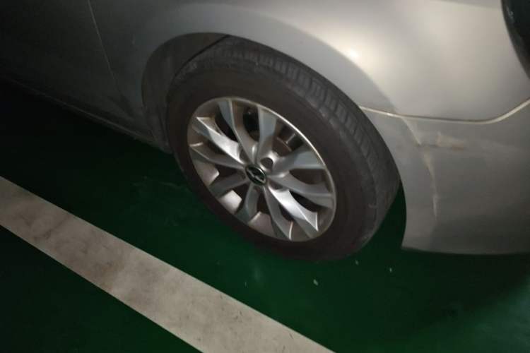 Used Volkswagen Golf 2012 1.6L Automatic Comfort Model Right Front Wheel Hub