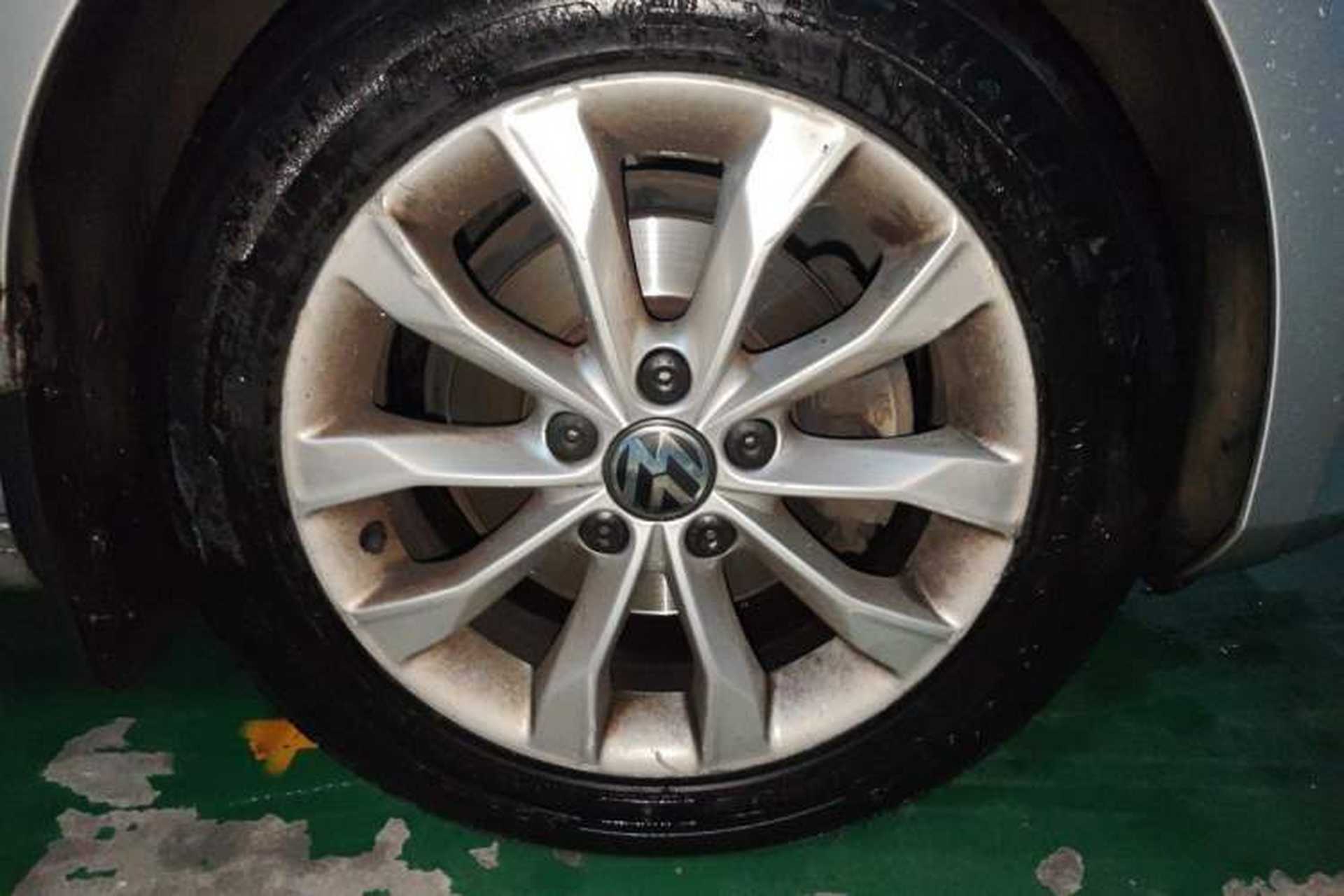 Used Volkswagen Golf 2012 1.6L Automatic Comfort Model Right Front Wheel Hub