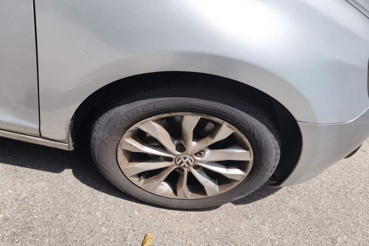 Used Volkswagen Golf 2012 1.4 TSI Manual Comfort Edition Right Front Wheel Hub