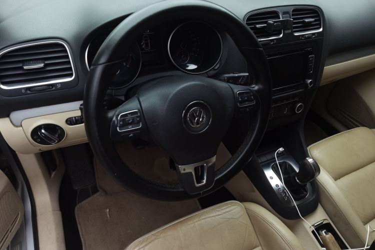 Used Volkswagen Golf 2012 1.4TSI Automatic Luxury Edition Steering Wheel