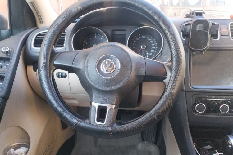 Used Volkswagen Golf 2012 1.6L Automatic Comfort Model Steering Wheel
