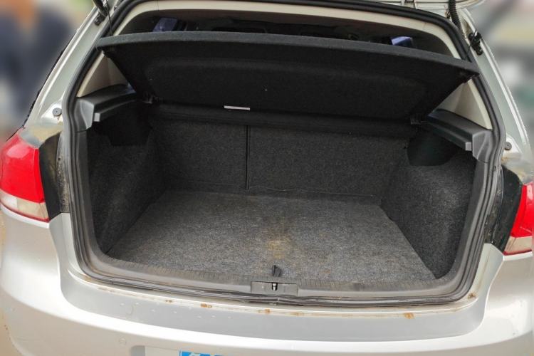 Used Volkswagen Golf 2012 1.6L Automatic Comfort Model Trunk