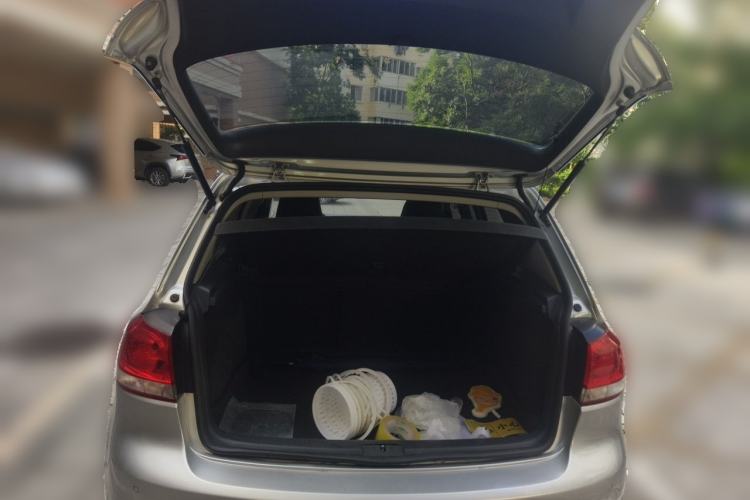 Used Volkswagen Golf 2012 1.6 Manual Comfort Edition Trunk