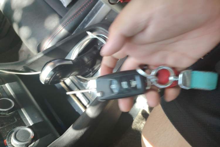 Used Volkswagen Golf 2012 1.6L Automatic Fashion Model Vehicle Key