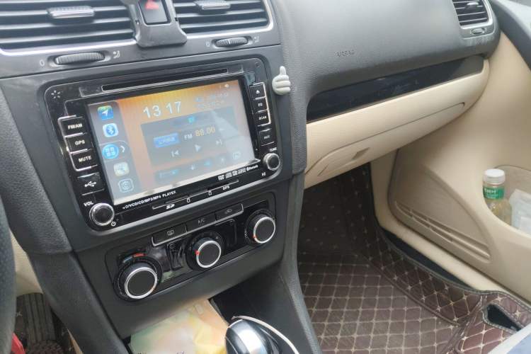 Used Volkswagen Golf 2012 1.6L Automatic Comfort Model Audio And AC Panel