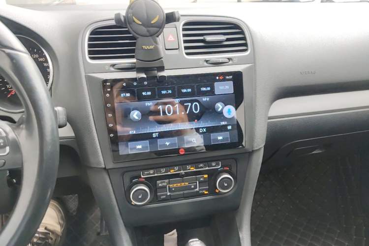 Used Volkswagen Golf 2012 1.4TSI Automatic Luxury Edition Audio And AC Panel