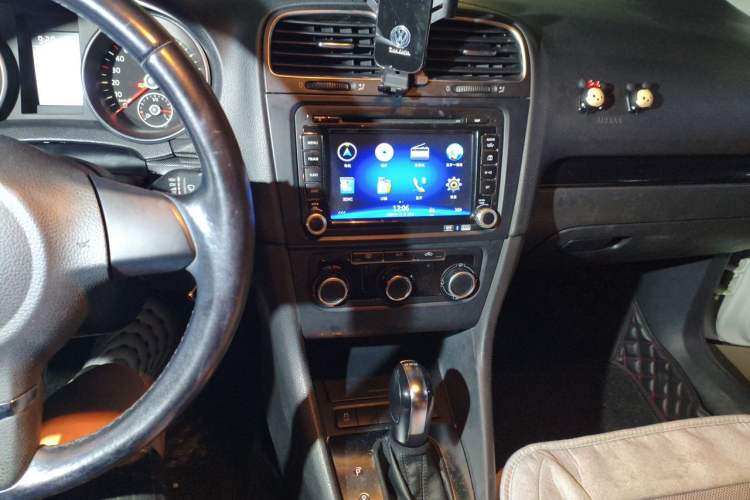 Used Volkswagen Golf 2012 1.4 TSI Automatic Comfort Edition Audio And AC Panel