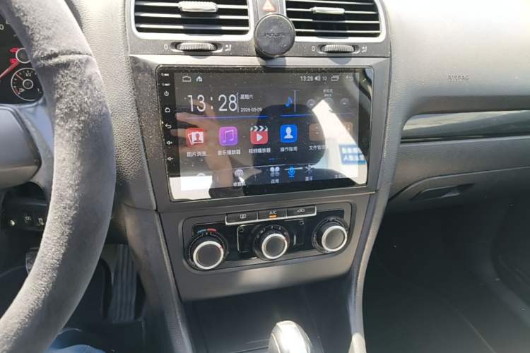 Used Volkswagen Golf 2012 1.4 TSI Automatic Comfort Edition Audio And AC Panel