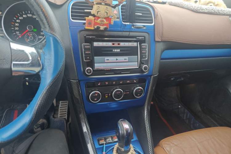 Used Volkswagen Golf 2012 1.4TSI Comfort Convertible Edition Audio And AC Panel