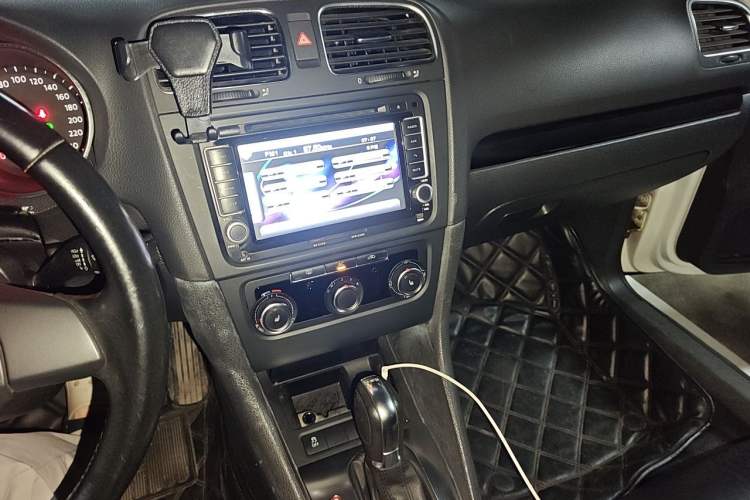 Used Volkswagen Golf 2012 1.4 TSI Automatic Comfort Edition Audio And AC Panel