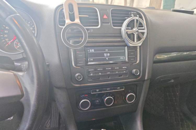 Used Volkswagen Golf 2012 1.4 TSI Manual Comfort Edition Audio And AC Panel