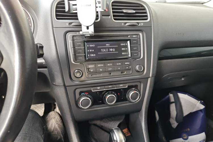 Used Volkswagen Golf 2012 1.6L Automatic Comfort Model Audio And AC Panel
