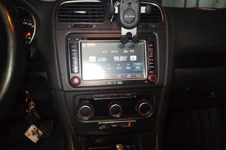 Used Volkswagen Golf 2012 1.6L Automatic Comfort Model Audio And AC Panel