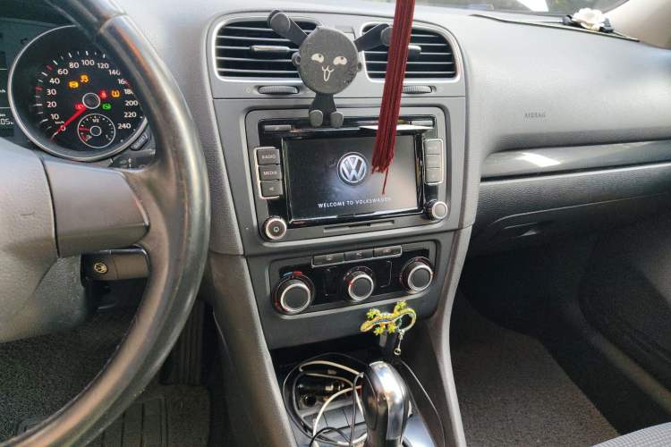 Used Volkswagen Golf 2012 1.4 TSI Automatic Comfort Edition Audio And AC Panel