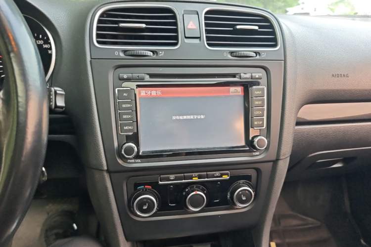 Used Volkswagen Golf 2012 1.4 TSI Automatic Comfort Edition Audio And AC Panel