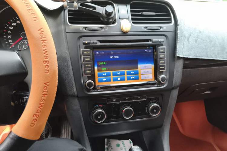 Used Volkswagen Golf 2012 1.4 TSI Automatic Comfort Edition Audio And AC Panel