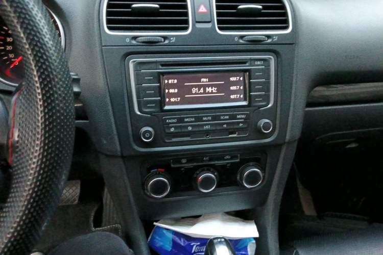 Used Volkswagen Golf 2012 1.4 TSI Automatic Comfort Edition Audio And AC Panel
