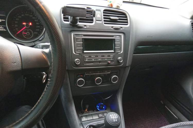 Used Volkswagen Golf 2012 1.4 TSI Manual Comfort Edition Audio And AC Panel