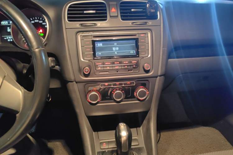 Used Volkswagen Golf 2012 1.4 TSI Automatic Comfort Edition Audio And AC Panel