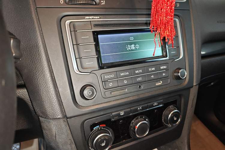 Used Volkswagen Golf 2012 1.4 TSI Automatic Comfort Edition Audio And AC Panel