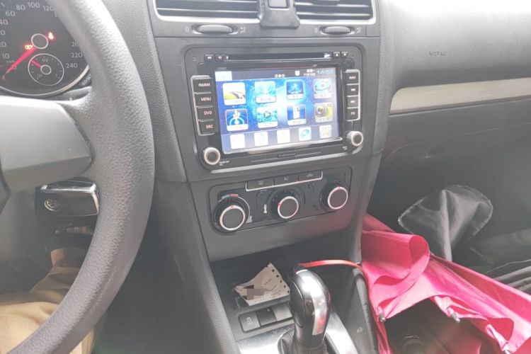 Used Volkswagen Golf 2012 1.6L Automatic Fashion Model Audio And AC Panel